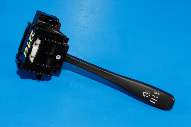 Bryter visker til Nissan King Cab 2002-2011 (Fase 2) (D22/NP300) (D22/NP300)