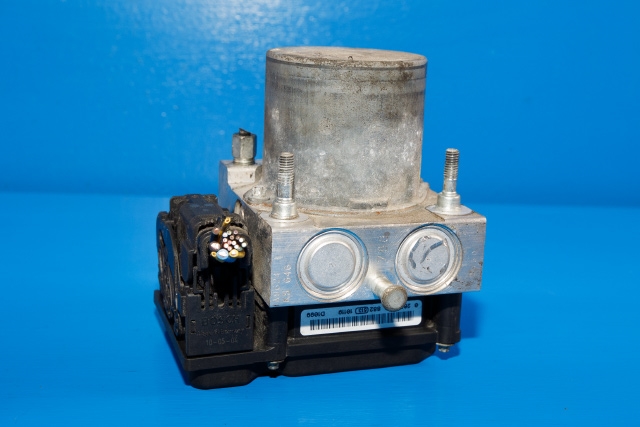 ABS sentral til Nissan King Cab 2002-2011 (Fase 2) (D22/NP300) (D22/NP300) (BOSCH|0 265 232 517|47660-VL30A|)