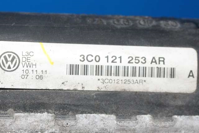 Radiator (manuell gir) til VW Passat 2011-2015 (B7) (B7) (VAG|3C0 121 253 AR|)