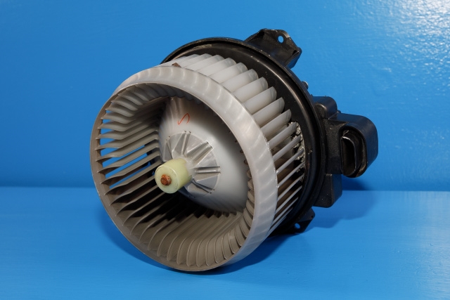 Varmeapparat motor til Toyota Avensis, 2009-2015 (Type III, Fase 1)  (DENSO|272700-8103)