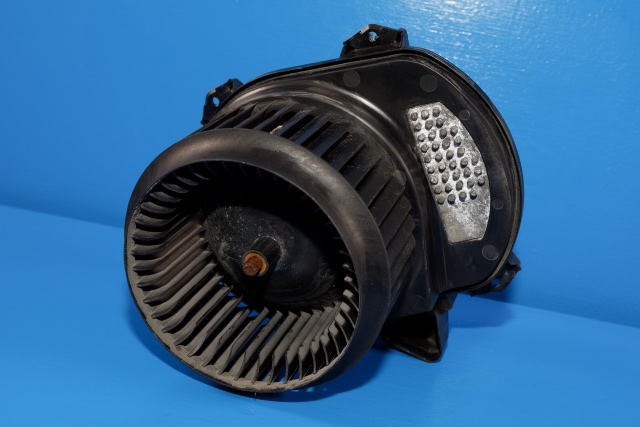 Varmeapparat motor til Mercedes A-Klasse, 2012-2018 (W176) (W176) (MERCEDES|A 246 906 42 00)