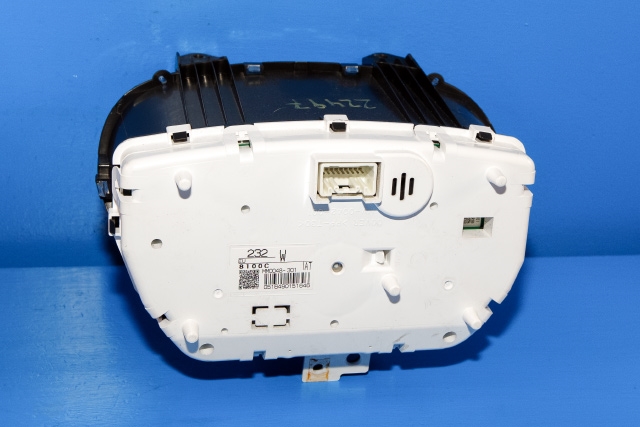 Instrumentpanel til Peugeot iOn 2011-2020  (MITSUBISHI|8100C232|)