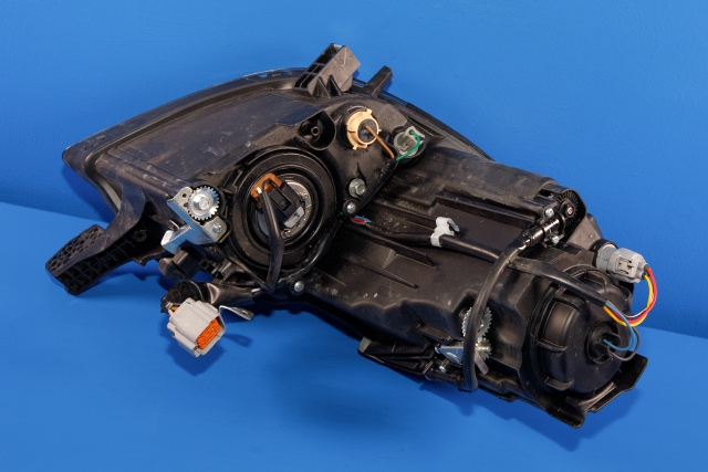 Frontlykt venstre halogen til Peugeot iOn 2011-2020  