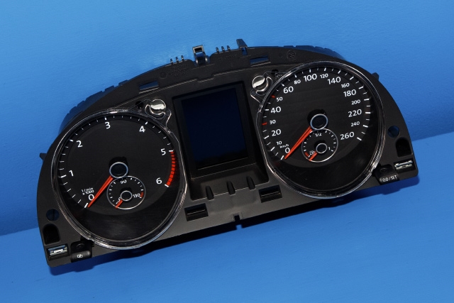 Instrumentpanel til VW Passat, 2011-2015 (B7) (B7) (VAG|3AA 920 870 D)