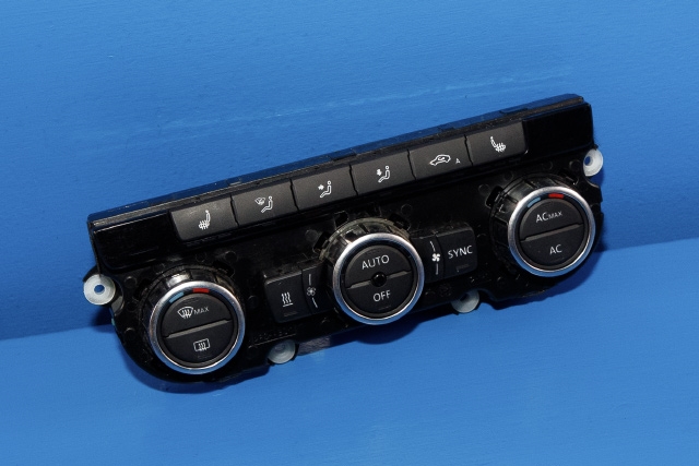 Varmeapparat betjening til VW Passat, 2011-2015 (B7) (B7) (HELLA|5HB 011 257-13)