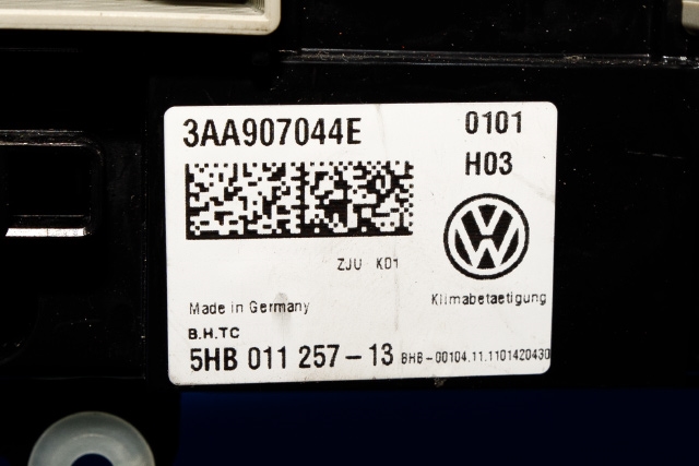 Varmeapparat betjening til VW Passat 2011-2015 (B7) (B7) (HELLA|5HB 011 257-13|3AA 907 044 E|)