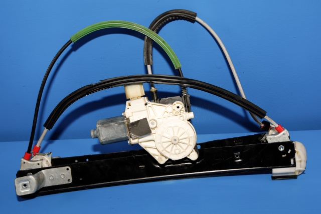 Ruteheis venstre foran til Ford Mondeo, 2011-2014 (Type IV, Fase 2) (FORD|6M21-14A389-B)
