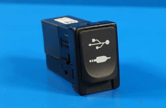Bilstereo diverse til Toyota Auris, 2015-2019 (Type II, Fase 2)  (TOYOTA|86190-0D030)