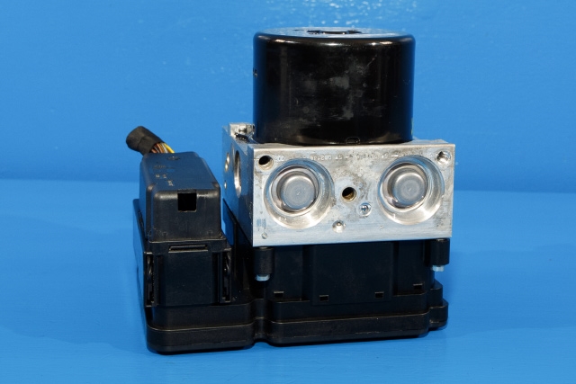 ABS sentral til VW Touran 2010-2015 (Type I, Fase 3)  (VAG|1K0 614 517 EG|1K0 907 379 BS|)