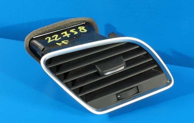 Dashbord friskluftdyse høyre til Audi Q3, 2015-2018 (Type I, Fase 2) (VAG|8U1 820 902 B)