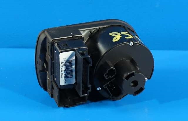 Bryter lys til Audi Q3 2015-2018 (Type I, Fase 2)  (VAG|8X1 941 531 AM|)