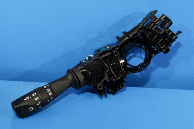 Bryter blink til Toyota RAV4, 2013-2015 (Type IV, Fase 1) (TOYOTA|33250-17F744)