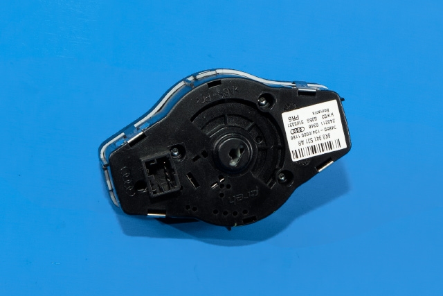 Bryter lys til Audi Q5 2008-2012 (Type I, Fase 1) (VAG|8K0 941 531 AR|)