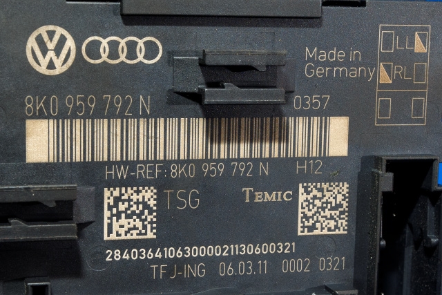 Styreenhet dør høyre foran til Audi Q5 2008-2012 (Type I, Fase 1) (VAG|8K0 959 792 N|)