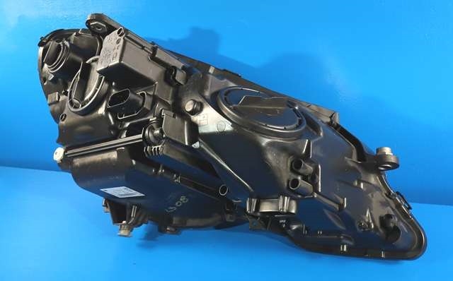 Frontlykt venstre halogen til Mercedes E-Klasse 2009-2013 (Fase 1) (W212) (W212) (HELLA|1EL 010 800-01|)