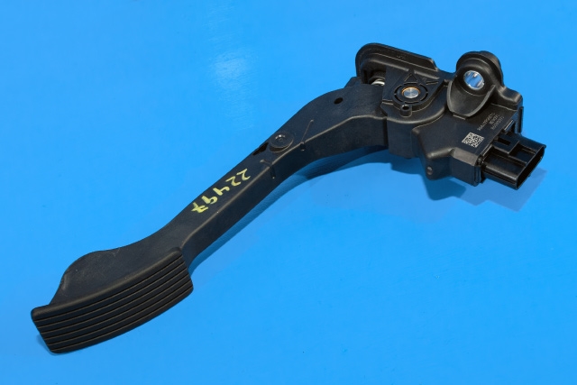 Pedal gass til Peugeot iOn, 2011-2020 (MITSUBISHI|1600A098)