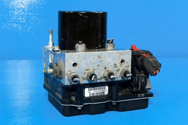 ABS sentral til Audi A1, 2010-2014 (Type I, Fase 1) (VAG|6R0 614 517 AM)