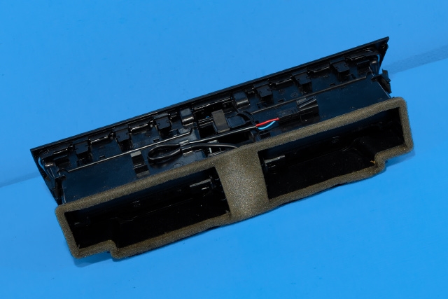 Dashbord friskluftdyse midtkonsoll til Audi A4 2007-2014 (Type IV) (B8) (B8) (VAG|8T1 820 951 E|)