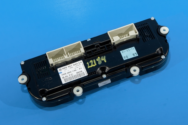 Varmeapparat betjening til VW Passat 2011-2015 (B7) (B7) (HELLA|5HB 009 746-81|5K0 907 044 EA|)