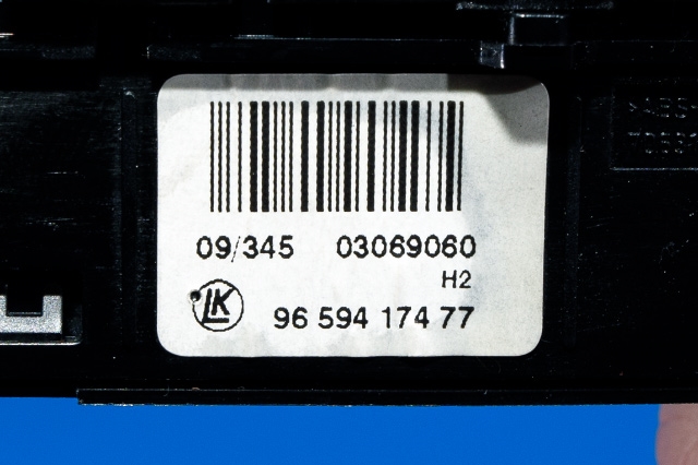 Bryter nødblink til Peugeot 308 2007-2011 (Type I, Fase 1) (PEUGEOT|96 594174 77|)