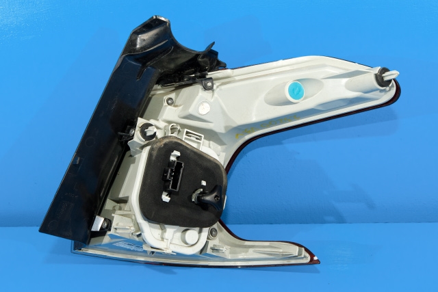 Baklykt venstre ytre til Peugeot 2008 2013-2019 (Type I) (PEUGEOT|96 780742 80|)