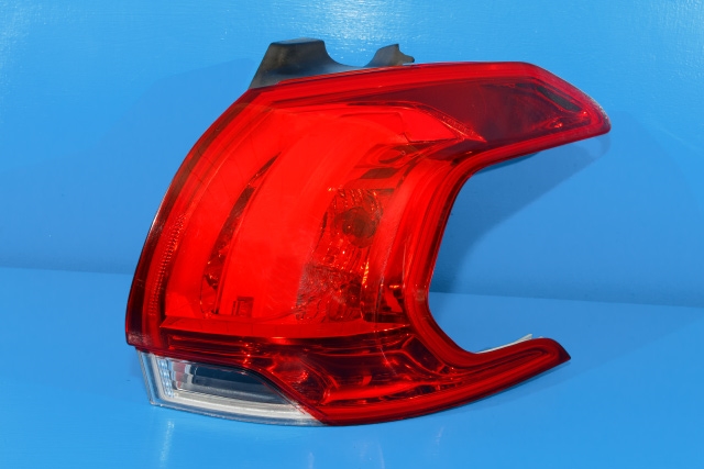 Baklykt høyre ytre til Peugeot 2008, 2013-2019 (Type I) (PEUGEOT|96 780743 80)