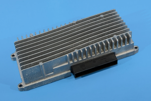 Bilstereo forsterker til Audi A4 2007-2014 (Type IV) (B8) (B8) (VAG|8R0 035 223 F|)