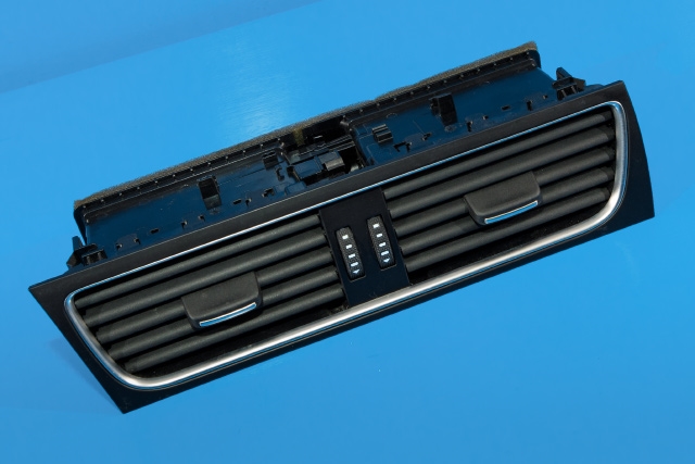 Dashbord friskluftdyse midtkonsoll til Audi A4, 2007-2014 (Type IV) (B8) (B8) (VAG|8T1 820 951 B)