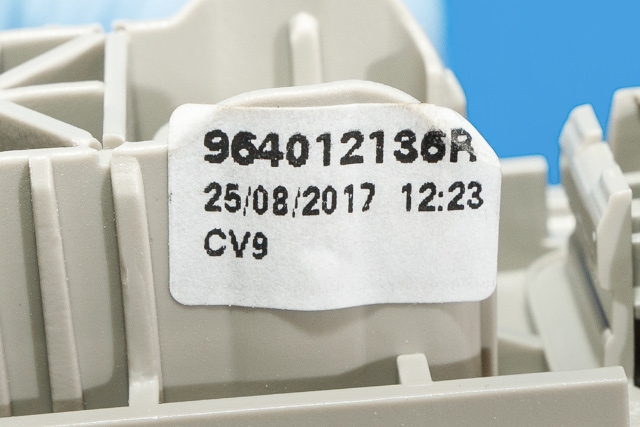 Solskjerm venstre til Renault Captur 2013-2020 (Type I)  (RENAULT|9640 12136R|)