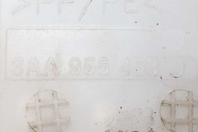 Spylertank foran til VW Passat 2011-2015 (B7) (B7) (VAG|3AA 955 453 J|)
