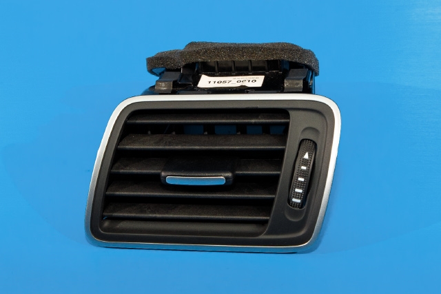 Dashbord friskluftdyse venstre til VW Passat 2011-2015 (B7) (B7) (VAG|3AB 819 701 A|)