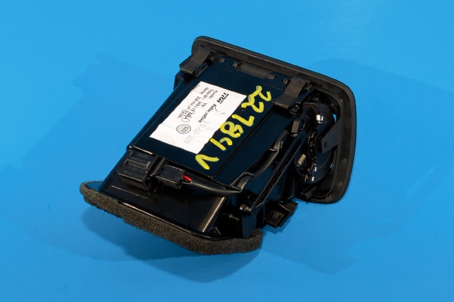 Dashbord friskluftdyse venstre til VW Passat 2011-2015 (B7) (B7) (VAG|3AB 819 701 A|)