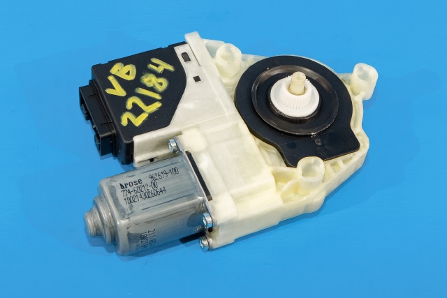 Ruteheis, kun motor, venstre bak til VW Passat 2011-2015 (B7) (B7) (VAG|3C0 959 703|)