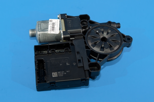 Ruteheis, kun motor, venstre foran til VW Passat, 2011-2015 (B7) (B7) (VAG|3AA 959 701 A)