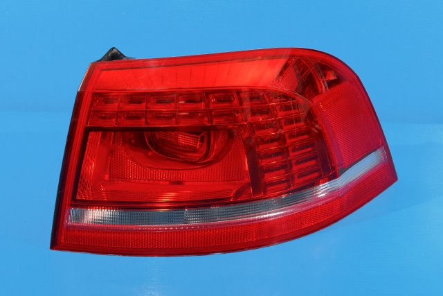 Baklykt høyre ytre til VW Passat, 2011-2015 (B7) (B7) (VAG|3AF 945 208)