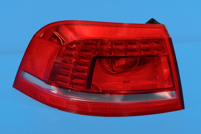 Baklykt venstre ytre til VW Passat 2011-2015 (B7) (B7) (VAG|3AF 945 207|)