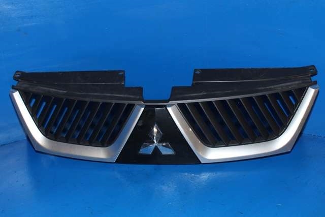 Grill til Mitsubishi Outlander, 2007-2010 (Type II, Fase 1)