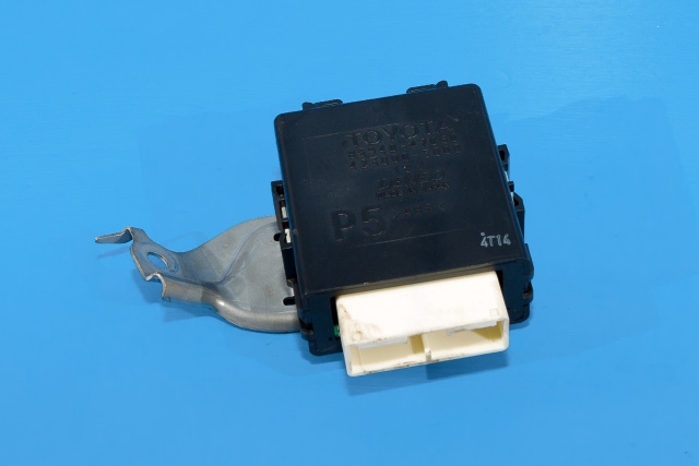 Rele diverse til Toyota Prius, 2016-2023 (Type IV) (combi) (combi) (DENSO|423000-3000)