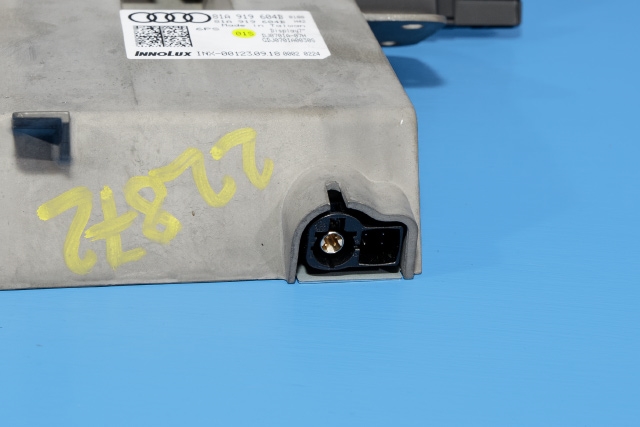 Bilstereo navigasjon skjerm til Audi Q2 2016-->>  (VAG|81A 919 604 B|)