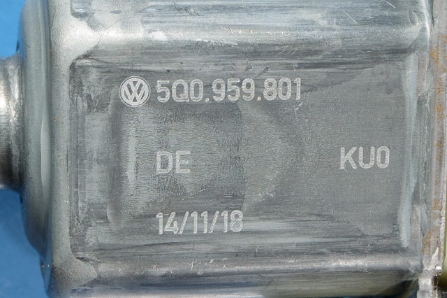 Ruteheis venstre bak til Audi Q2 2016-->>  (VAG|5Q0 959 801|)