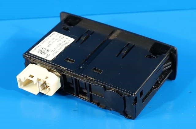 Bilstereo diverse til Mercedes Sprinter 2018-->> (907/910) (907/910) (MERCEDES|A 167 820 13 02|)