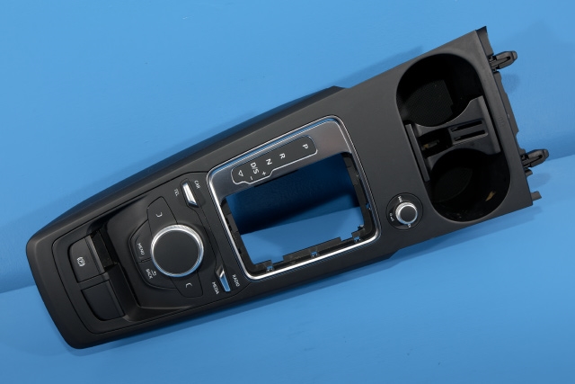 Bilstereo navigasjon betjeningspanel til Audi Q2, 2016-->>  (VAG|81B 864 261 6PS)