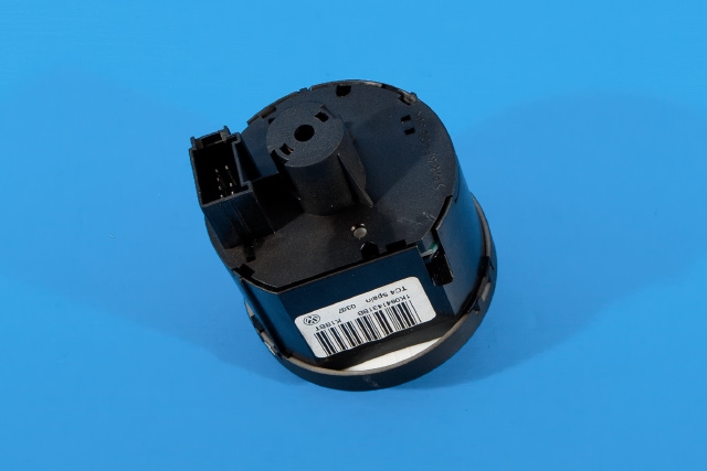 Bryter lys til VW Transporter / Caravelle 2015-2019 (T6) (T6) (VAG|1K0 941 431 BB|)