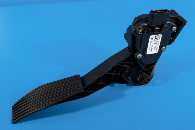 Pedal gass til Opel Astra K 2015-->> (HELLA|6PV 011 554-07|13 466 235|)