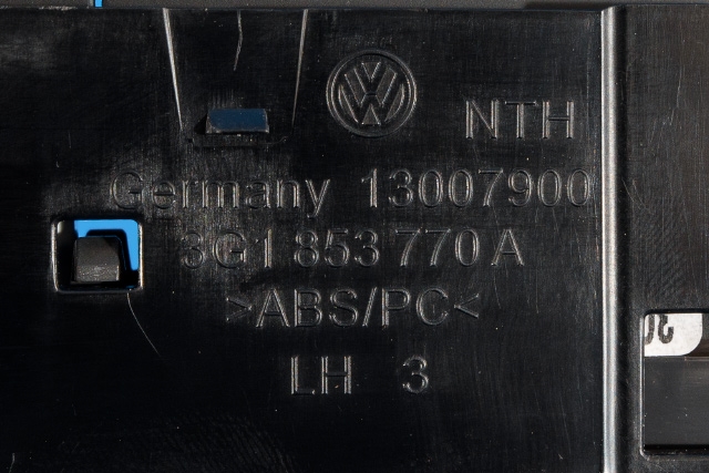 Bryter nødblink til VW Passat 2015-2019 (Fase 1) (B8) (B8) (VAG|3G1 853 770 A|)