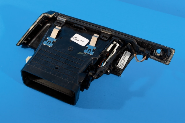 Dashbord friskluftdyse venstre til Mercedes E-Klasse 2009-2013 (Fase 1) (W212) (W212) (MERCEDES|A 212 680 01 93|)