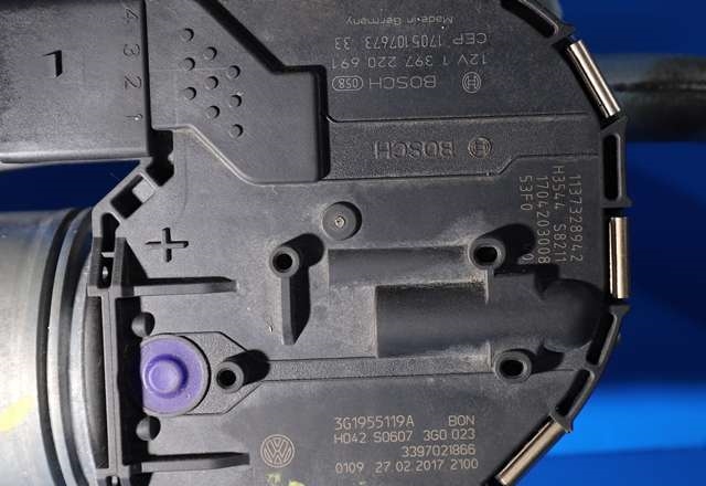 Viskermotor frontrute komplett m/overføring til VW Passat 2015-2019 (Fase 1) (B8) (B8) (VAG|3G1 955 023 C|3G1 955 119 A|)