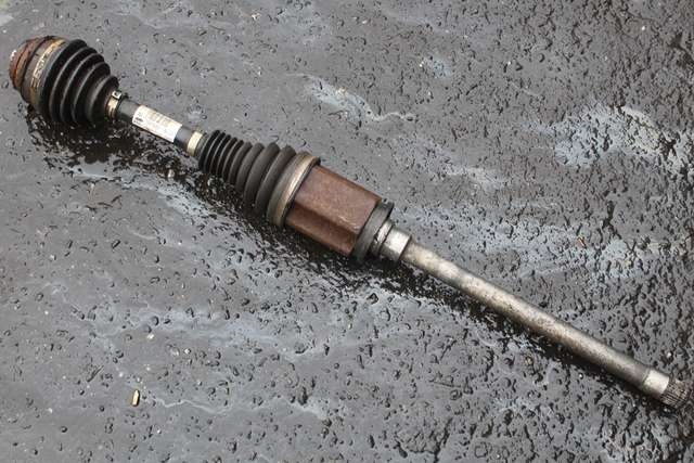 Drivaksel høyre foran, diesel/manuell til BMW X1 2009-2015 (E84) (E84) (BMW|7 591 682|)