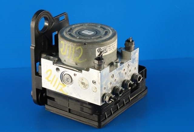 ABS sentral til VW Passat 2015-2019 (Fase 1) (B8) (B8) (VAG|5Q0 614 517 CH|)