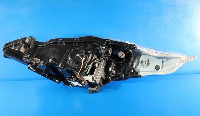 Frontlykt høyre halogen til Nissan Leaf 2011-2017 (Type I)